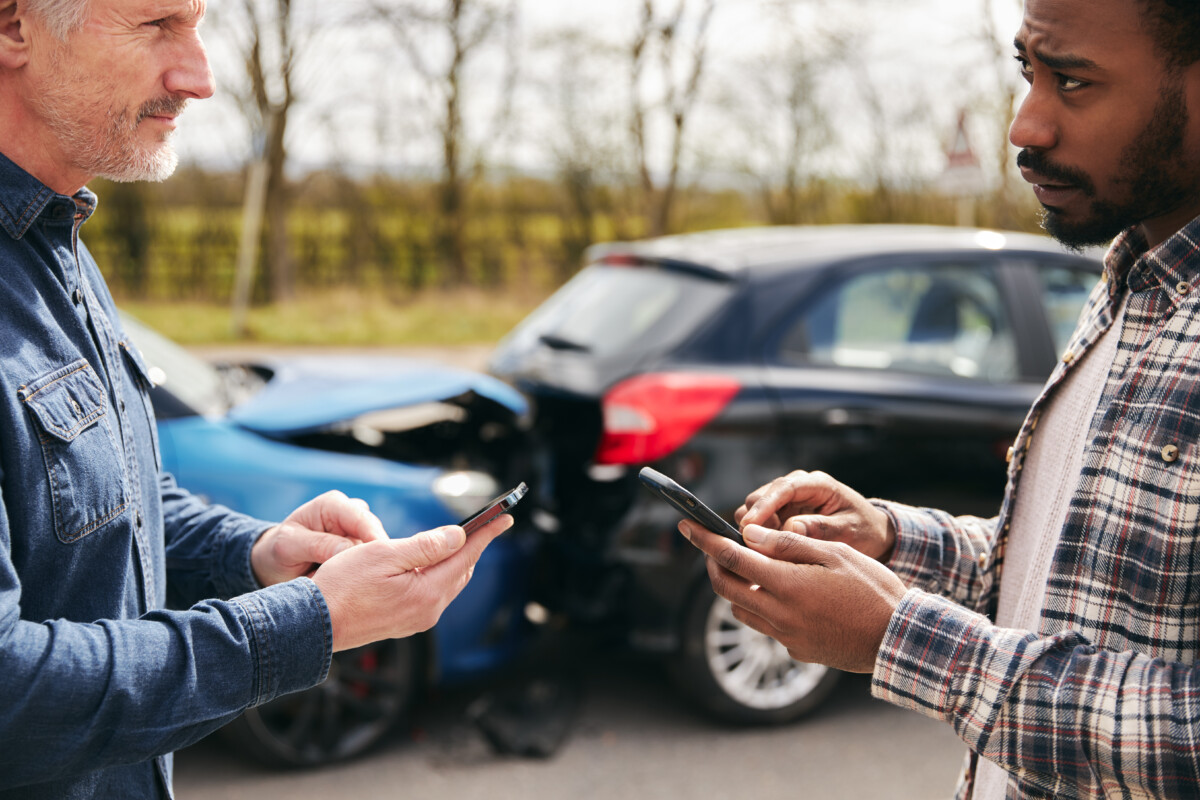 How to Deal With Insurance Adjusters After an Accident